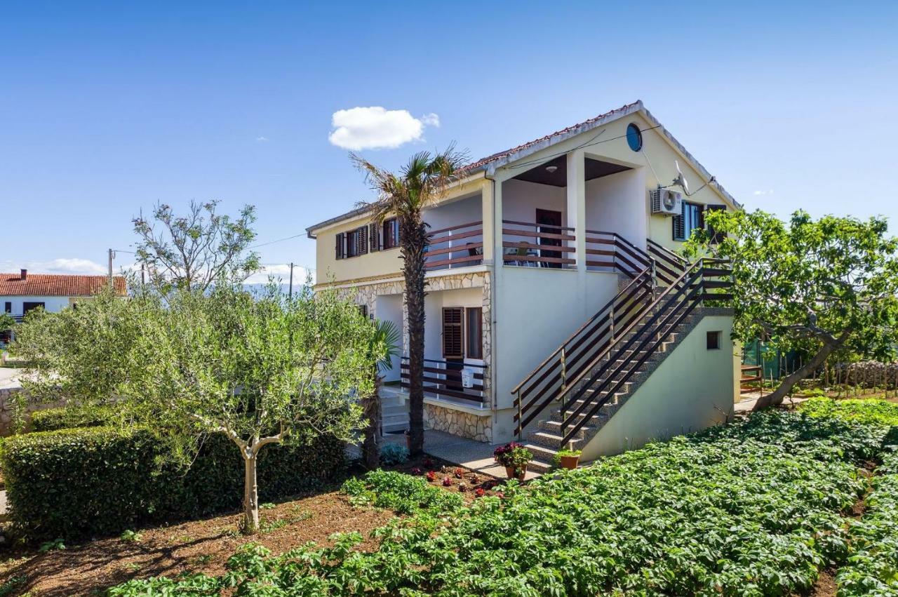 Apartment Matkos - With Garden And Terrace นิน ภายนอก รูปภาพ